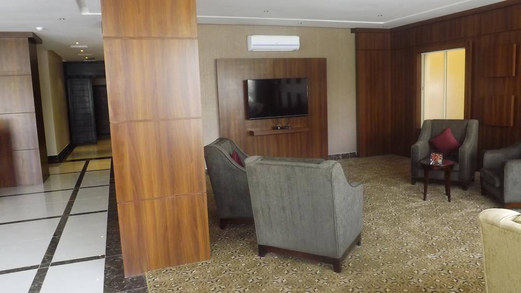 ריאד Baron Palace - Almasif Hotel Apartments מראה חיצוני תמונה