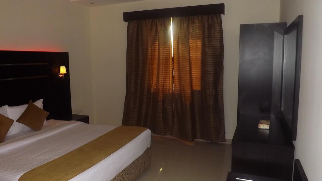 ריאד Baron Palace - Almasif Hotel Apartments מראה חיצוני תמונה