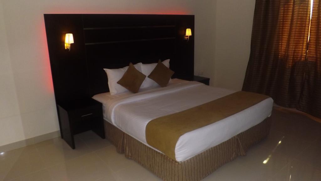 ריאד Baron Palace - Almasif Hotel Apartments מראה חיצוני תמונה