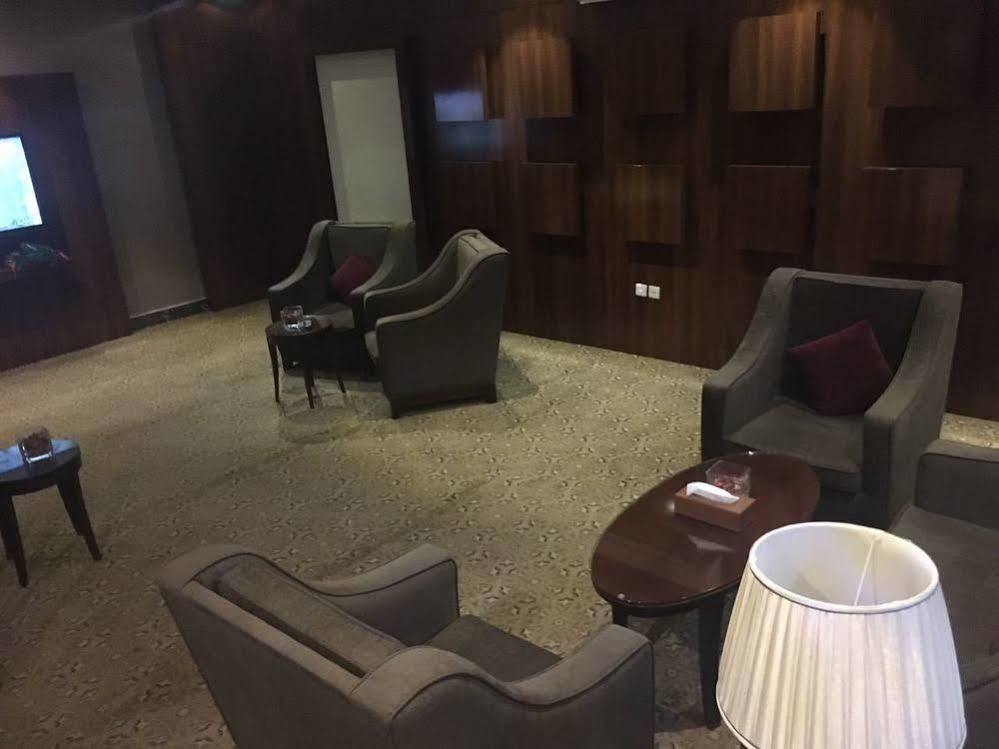 ריאד Baron Palace - Almasif Hotel Apartments מראה חיצוני תמונה