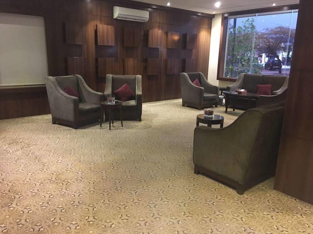 ריאד Baron Palace - Almasif Hotel Apartments מראה חיצוני תמונה