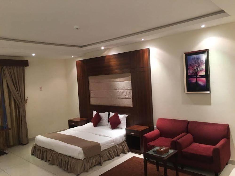 ריאד Baron Palace - Almasif Hotel Apartments מראה חיצוני תמונה